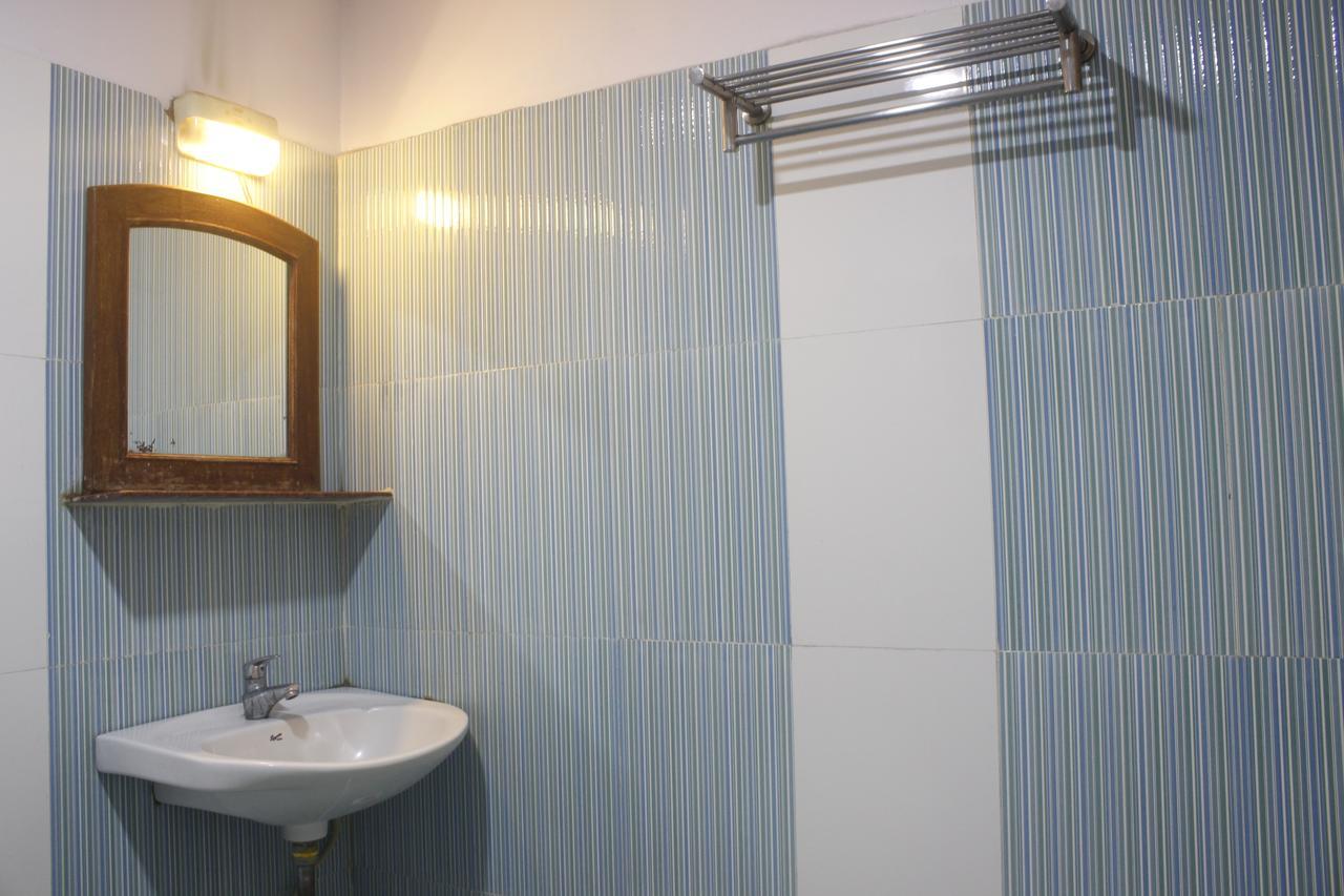 Hotel Chandra's Visakhapatnam Exteriör bild