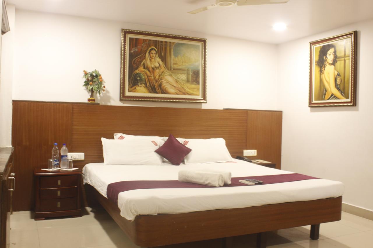 Hotel Chandra's Visakhapatnam Exteriör bild