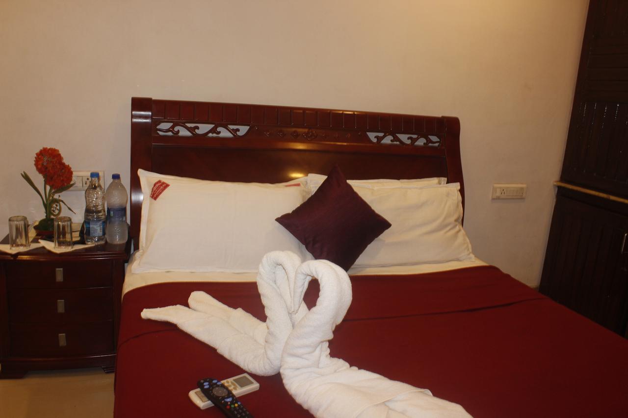 Hotel Chandra's Visakhapatnam Exteriör bild