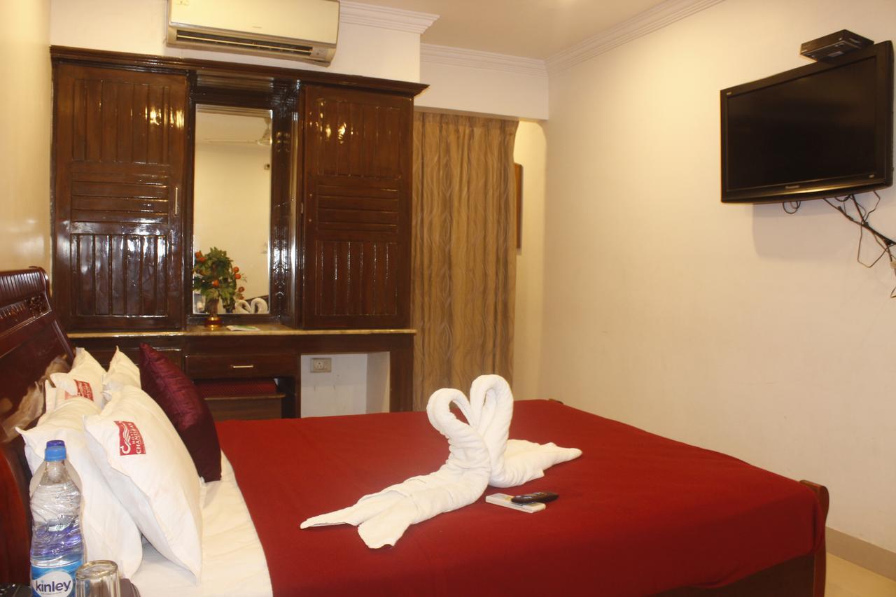 Hotel Chandra's Visakhapatnam Exteriör bild