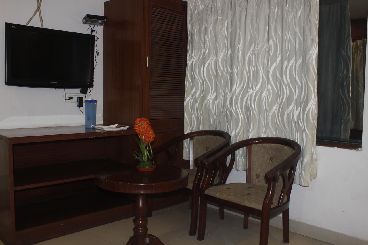 Hotel Chandra's Visakhapatnam Exteriör bild
