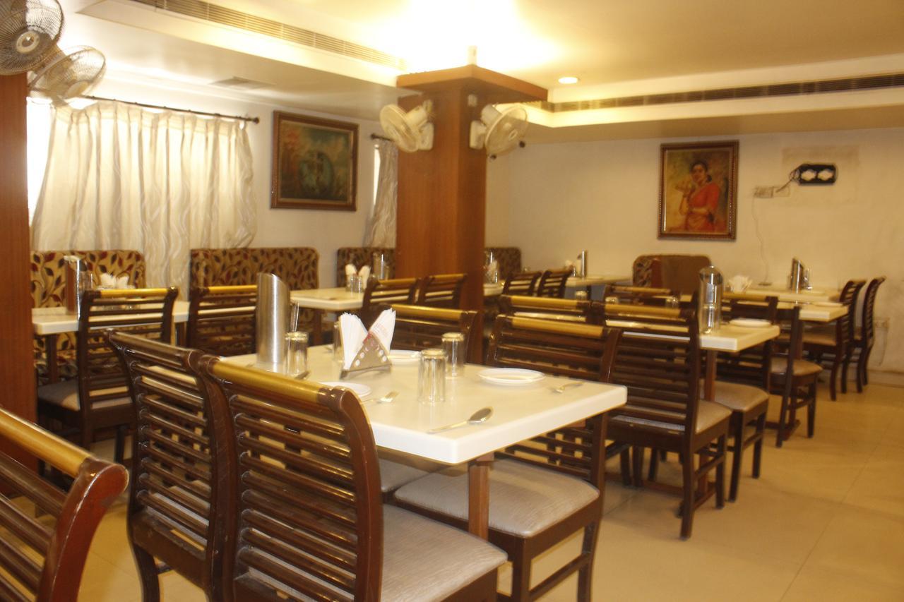 Hotel Chandra's Visakhapatnam Exteriör bild