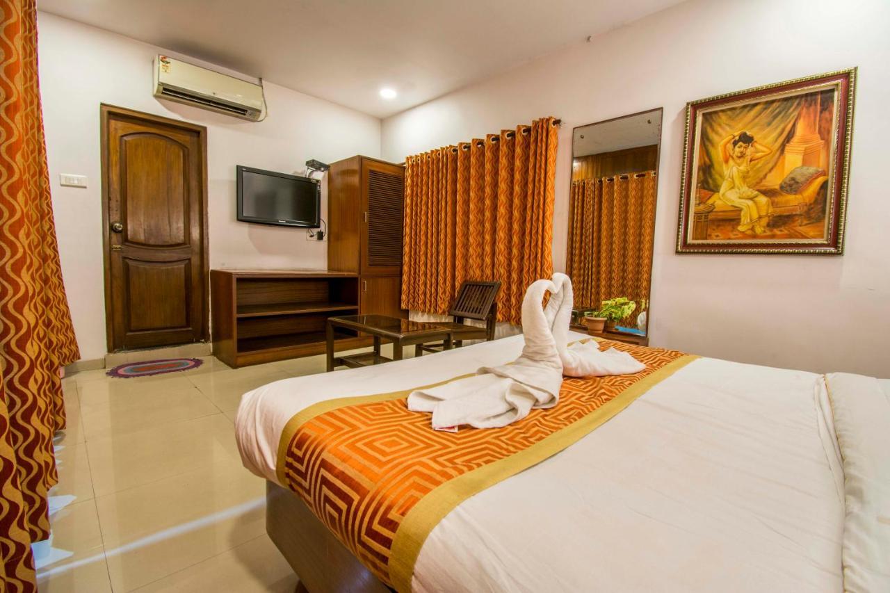 Hotel Chandra's Visakhapatnam Exteriör bild